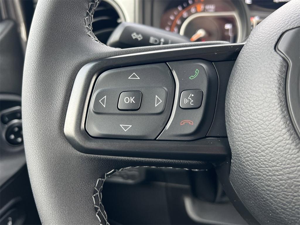 new 2026 Jeep Gladiator car, priced at $47,042