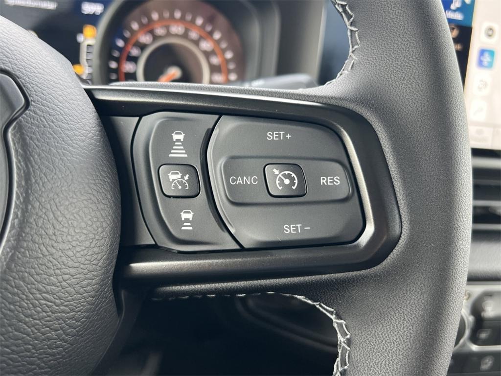 new 2026 Jeep Gladiator car, priced at $47,042