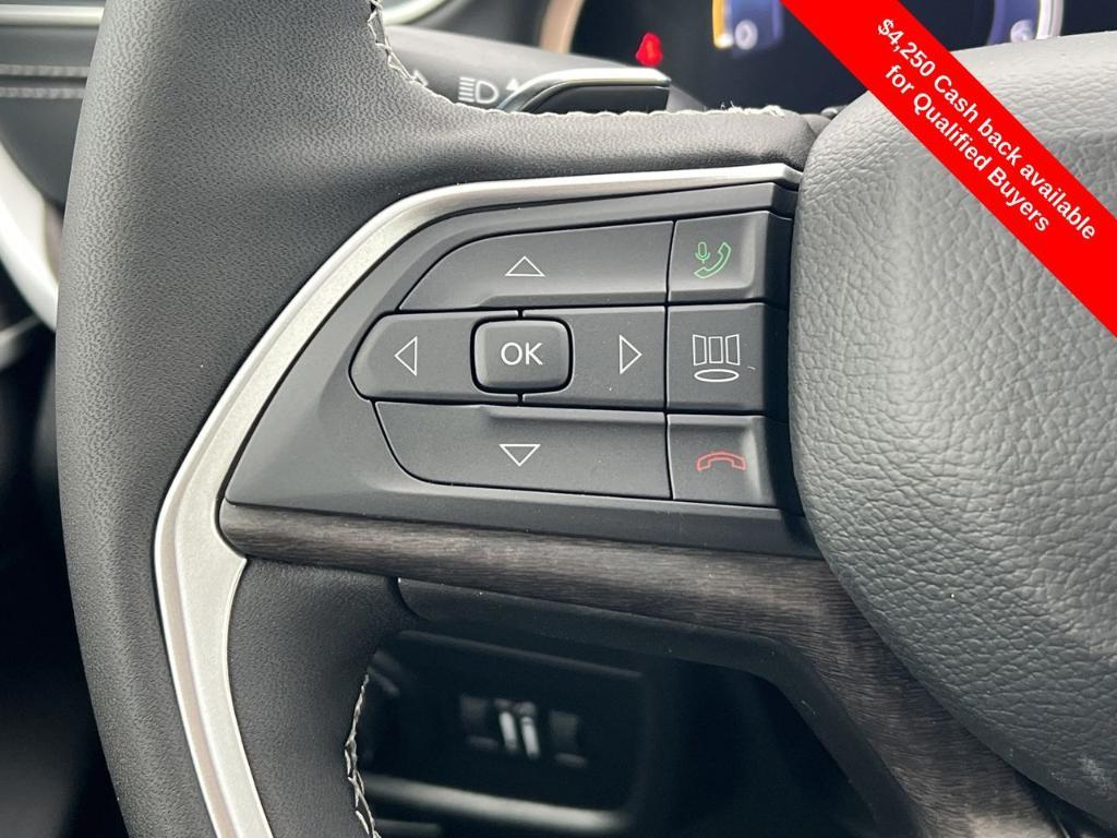 new 2025 Jeep Grand Cherokee car, priced at $42,108