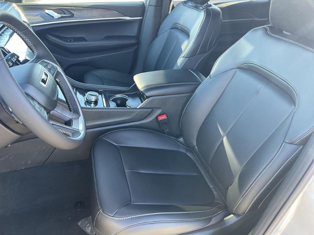 new 2025 Jeep Grand Cherokee L car, priced at $44,757