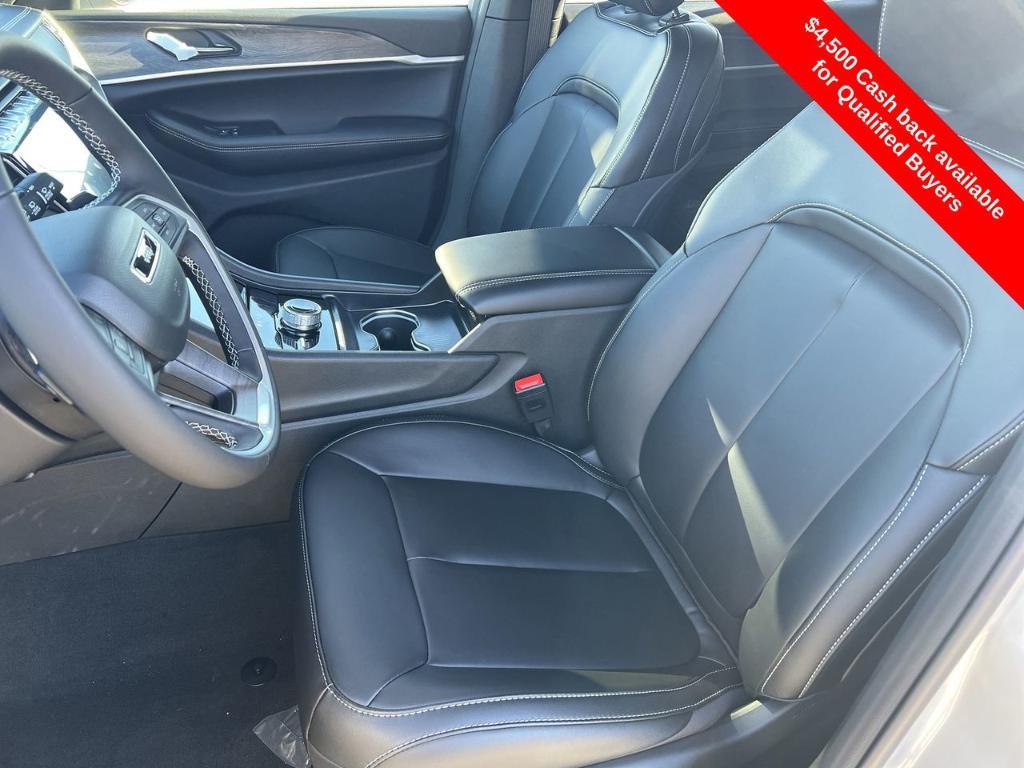 new 2025 Jeep Grand Cherokee L car, priced at $46,757