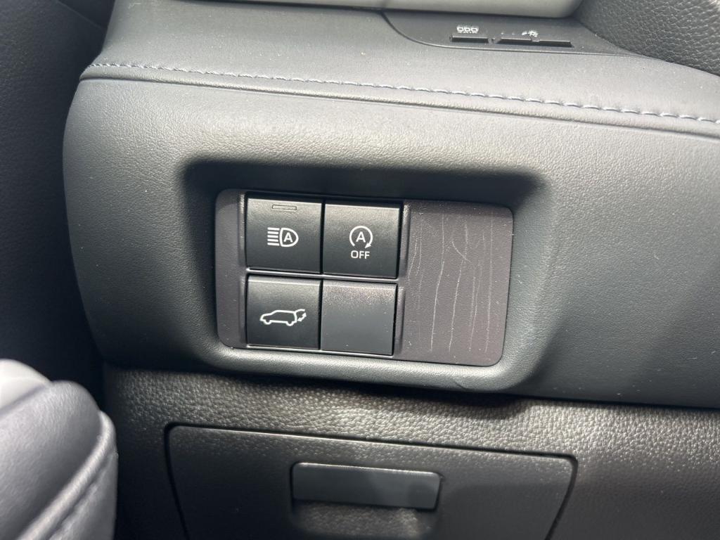 used 2023 Toyota Highlander car, priced at $31,000