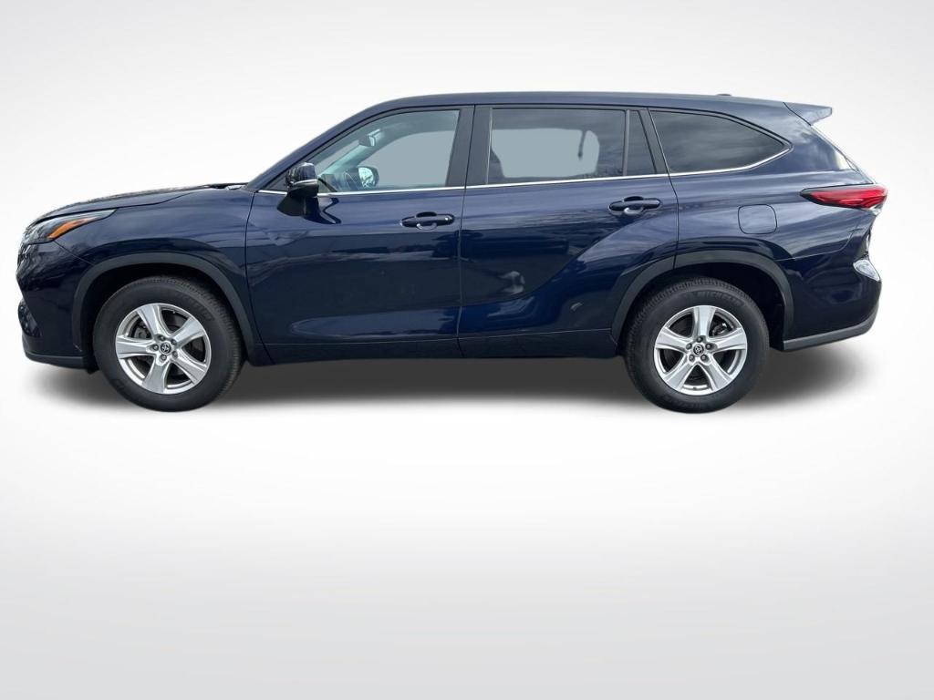 used 2023 Toyota Highlander car, priced at $31,000