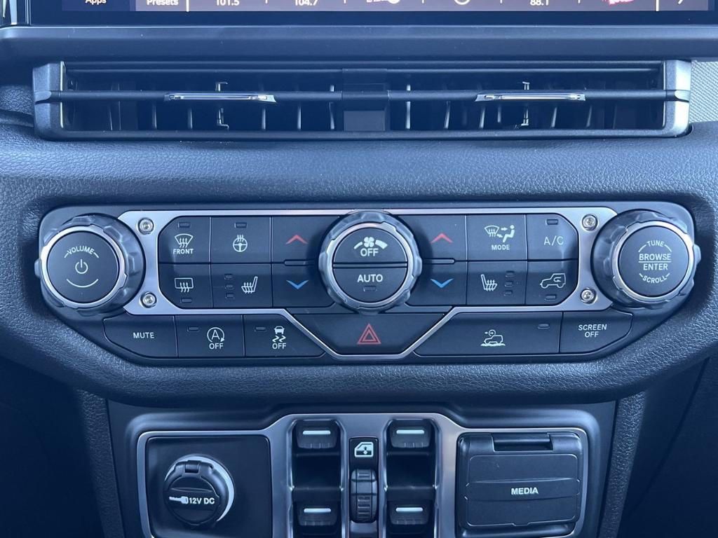 new 2026 Jeep Wrangler car, priced at $52,321