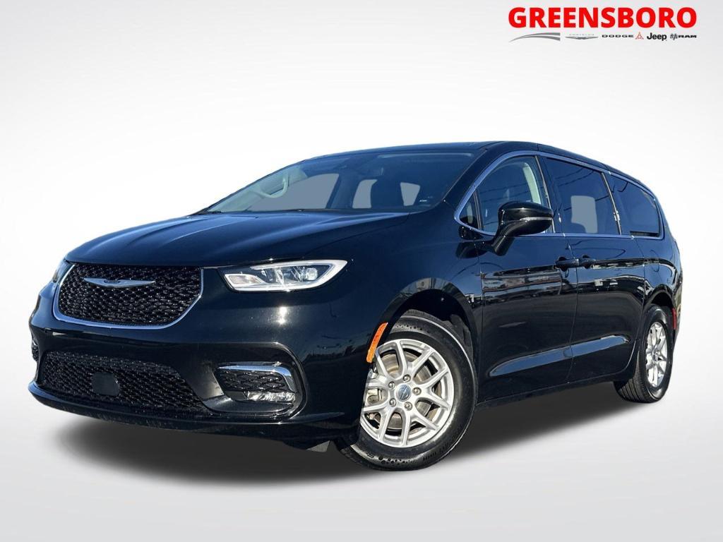 used 2024 Chrysler Pacifica car, priced at $25,200