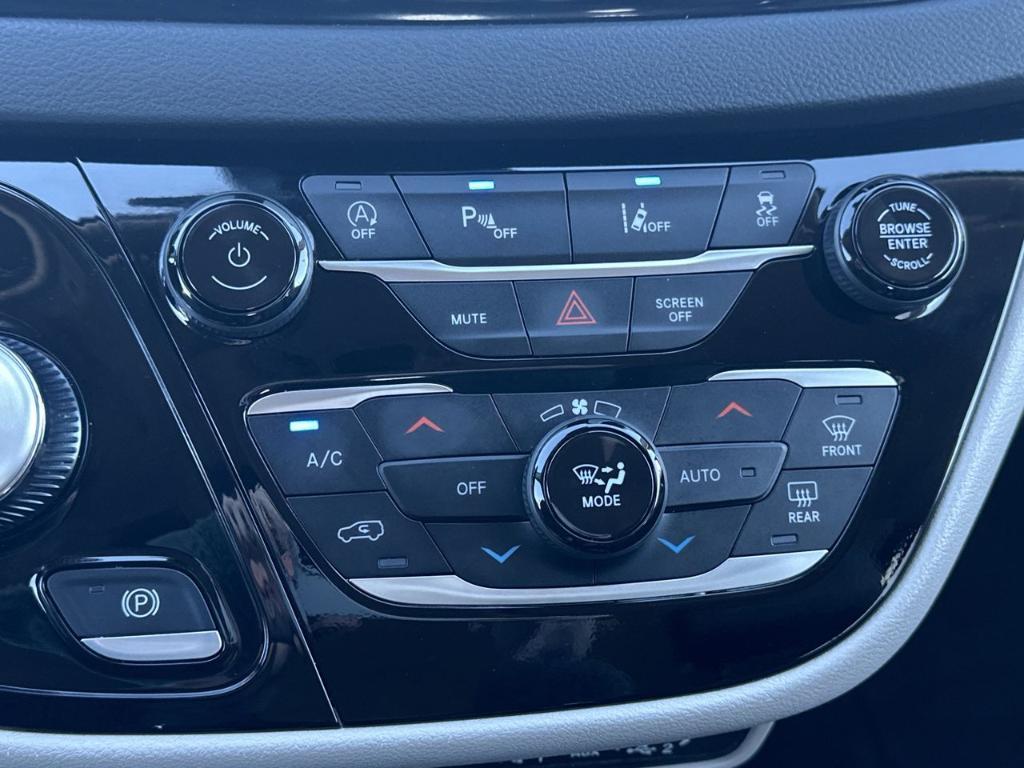 used 2024 Chrysler Pacifica car, priced at $25,200