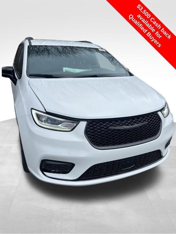 new 2026 Chrysler Pacifica car, priced at $43,563