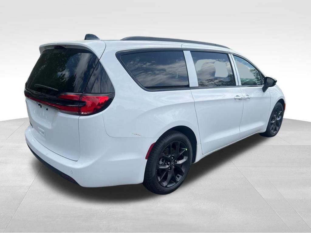 new 2026 Chrysler Pacifica car, priced at $44,527