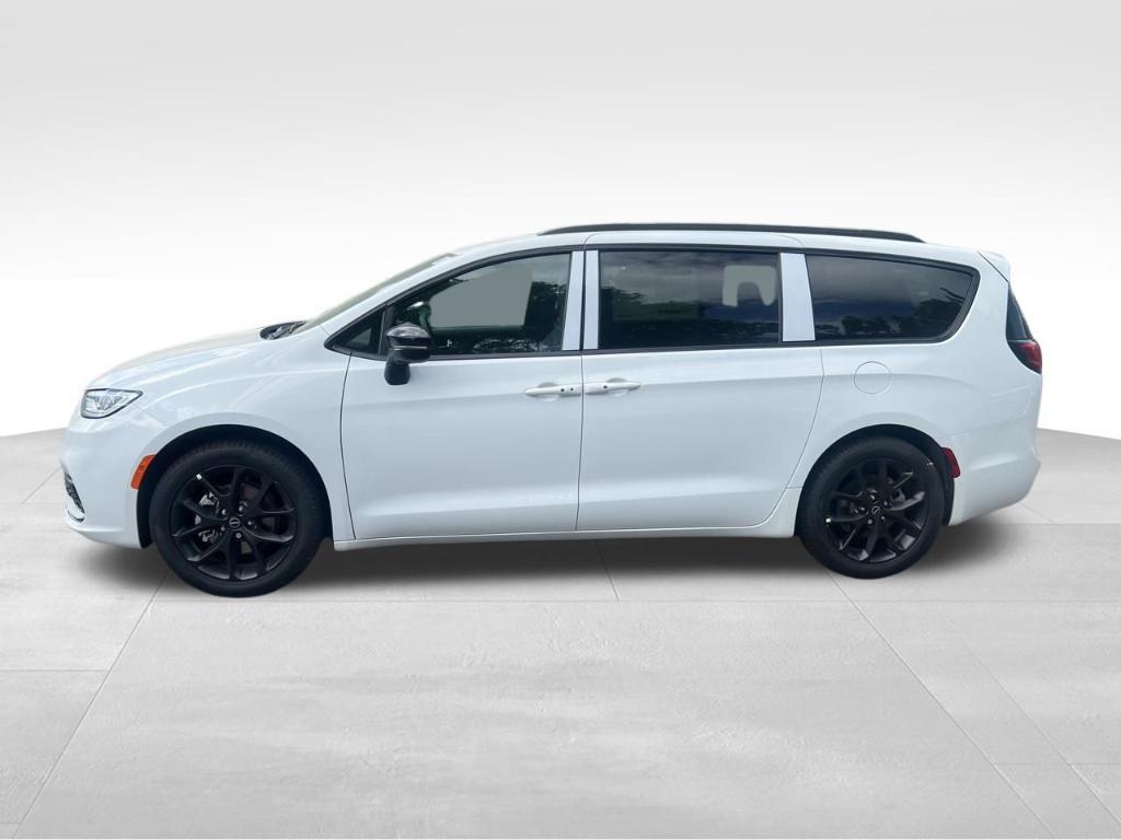 new 2026 Chrysler Pacifica car, priced at $44,527