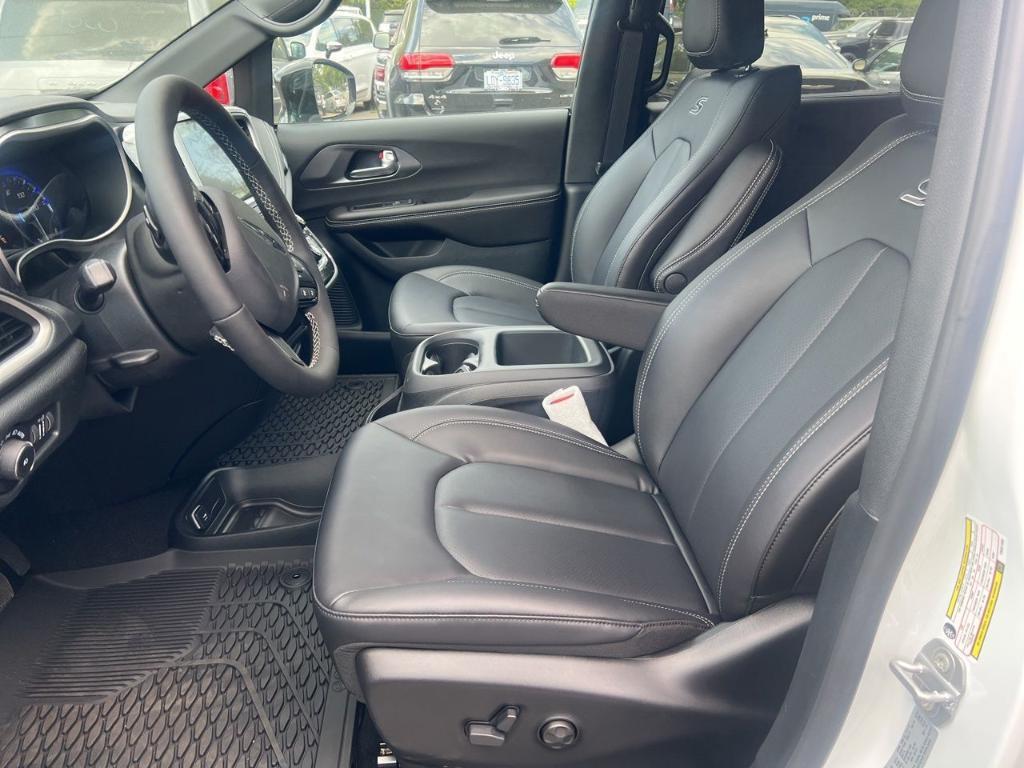 new 2026 Chrysler Pacifica car, priced at $44,527