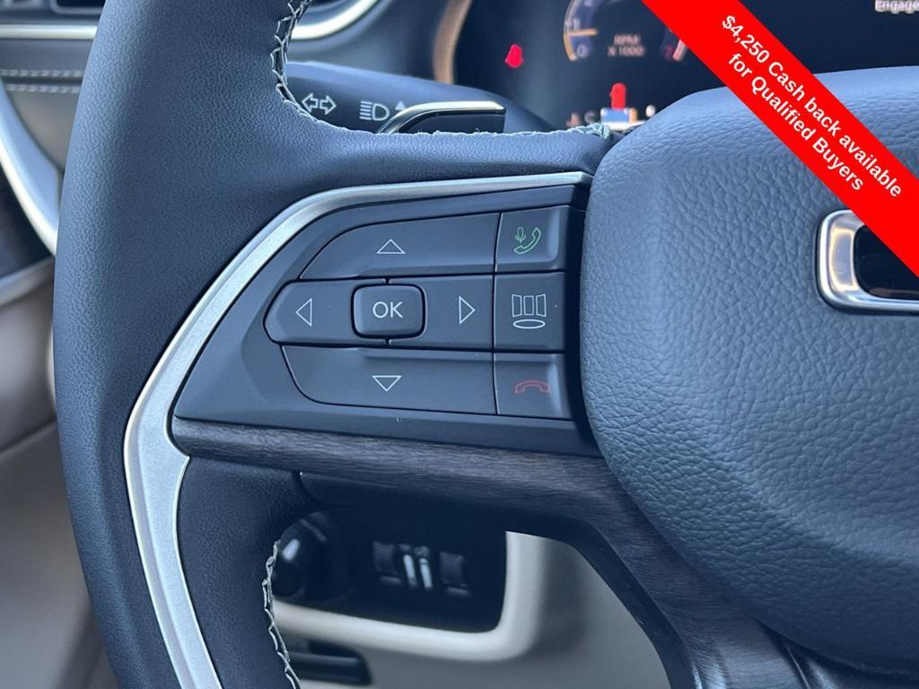 new 2025 Jeep Grand Cherokee car, priced at $41,604