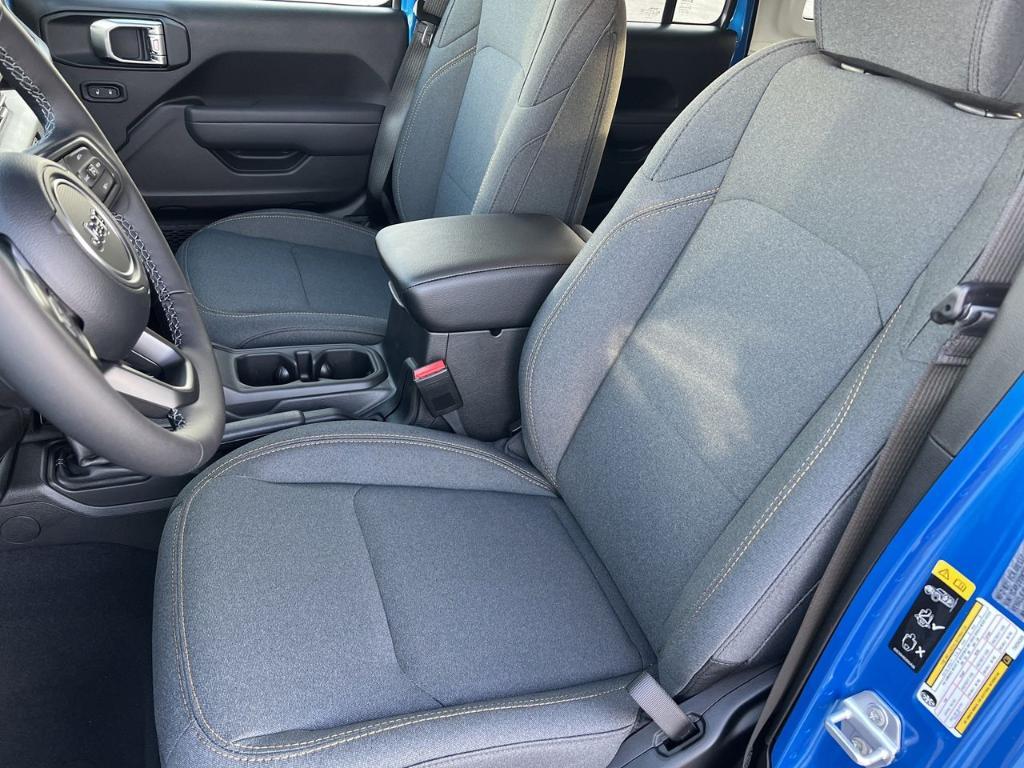 new 2026 Jeep Wrangler car, priced at $46,293