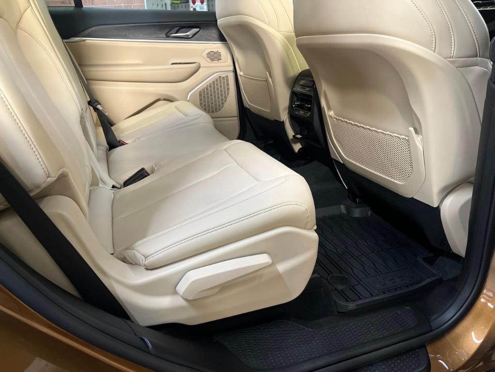new 2026 Jeep Grand Cherokee L car, priced at $46,154