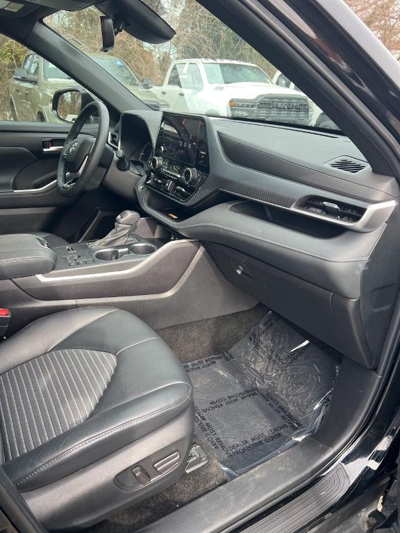used 2023 Toyota Highlander car, priced at $38,000