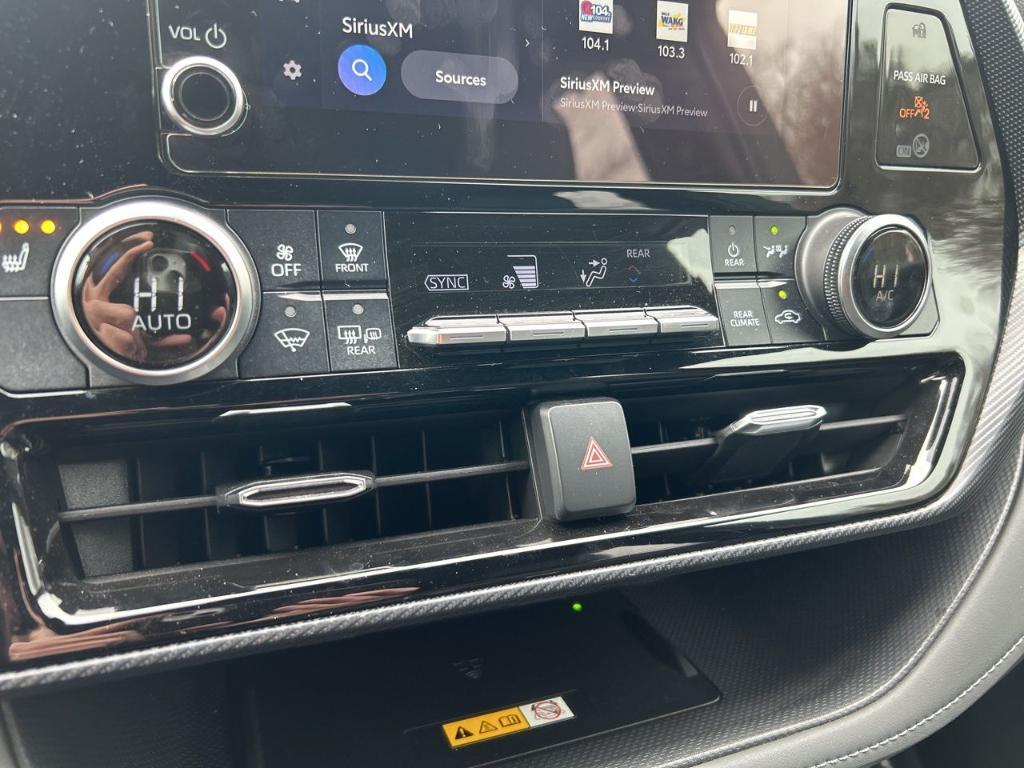 used 2023 Toyota Highlander car, priced at $36,200