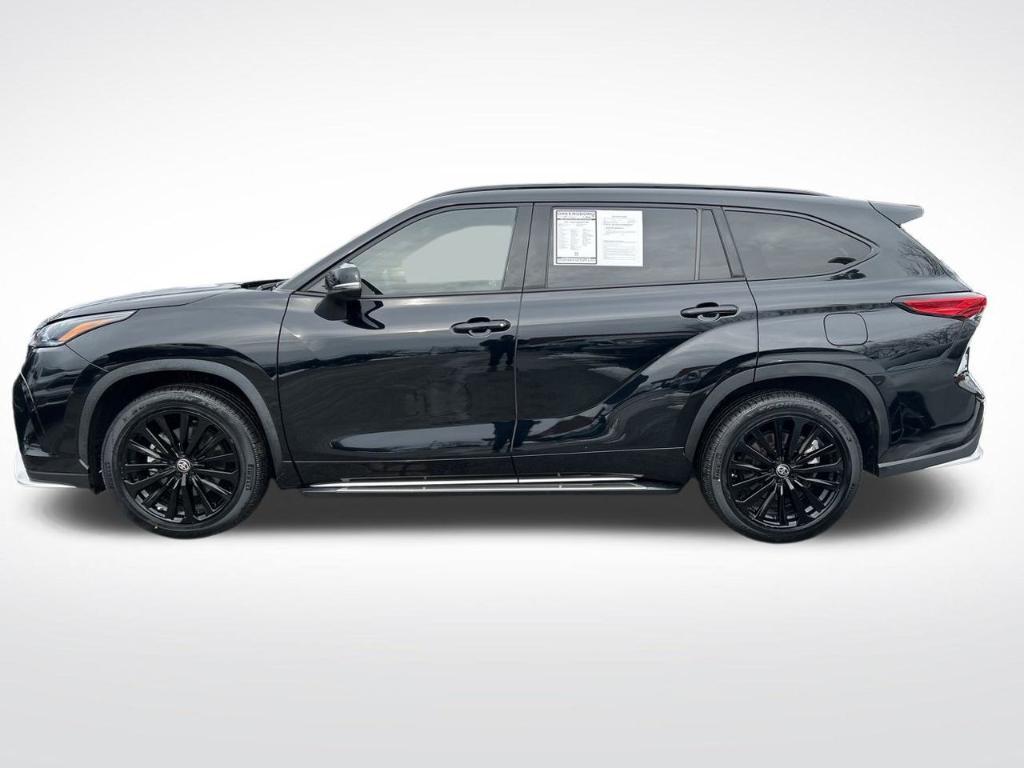 used 2023 Toyota Highlander car, priced at $36,200