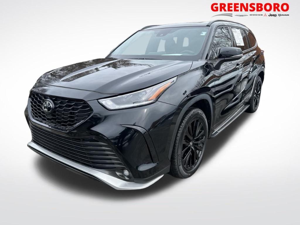 used 2023 Toyota Highlander car, priced at $36,200
