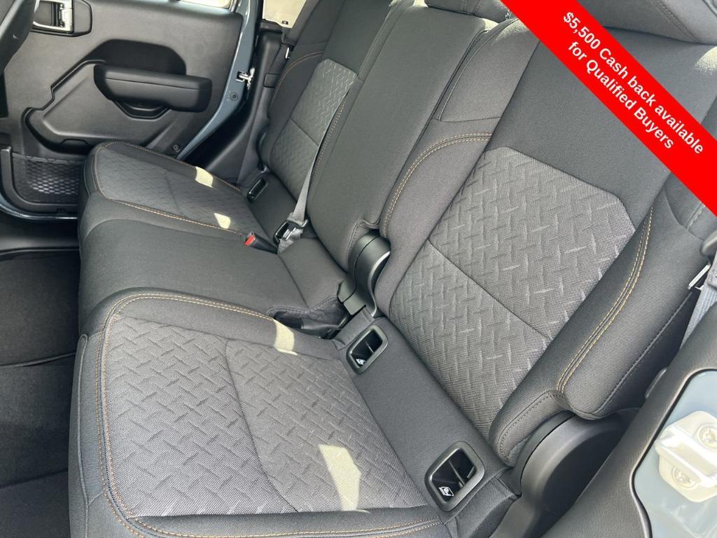 new 2025 Jeep Gladiator car, priced at $47,236