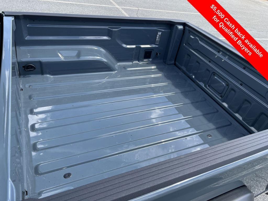 new 2025 Jeep Gladiator car, priced at $47,236