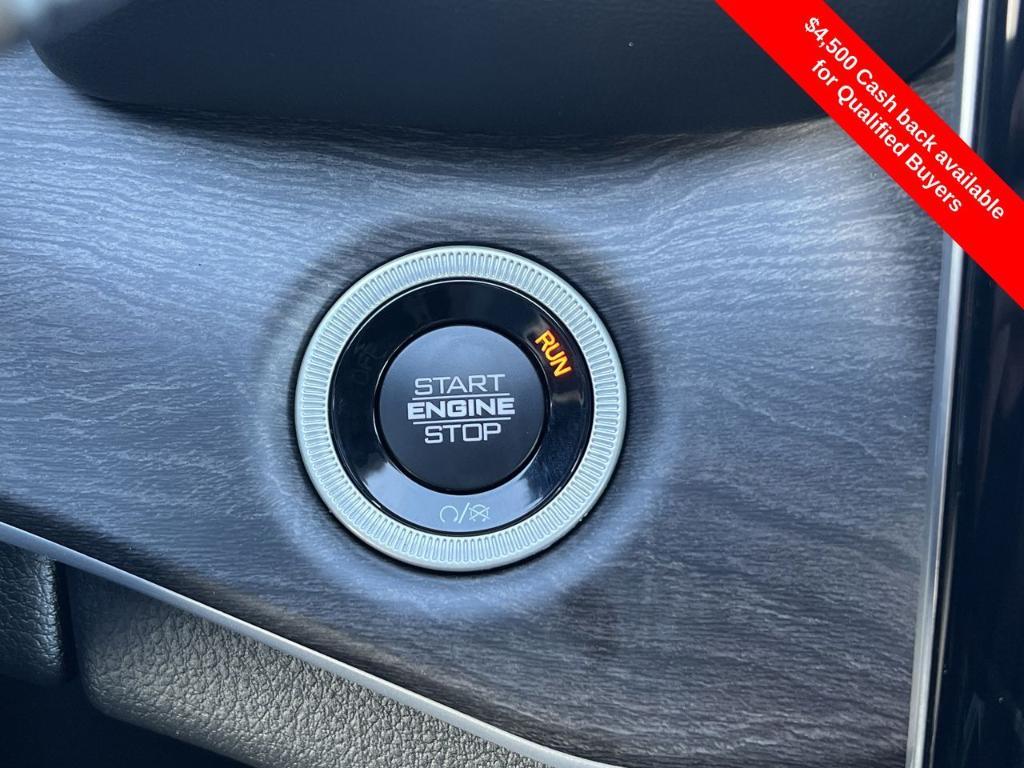 new 2025 Jeep Grand Cherokee L car, priced at $43,700