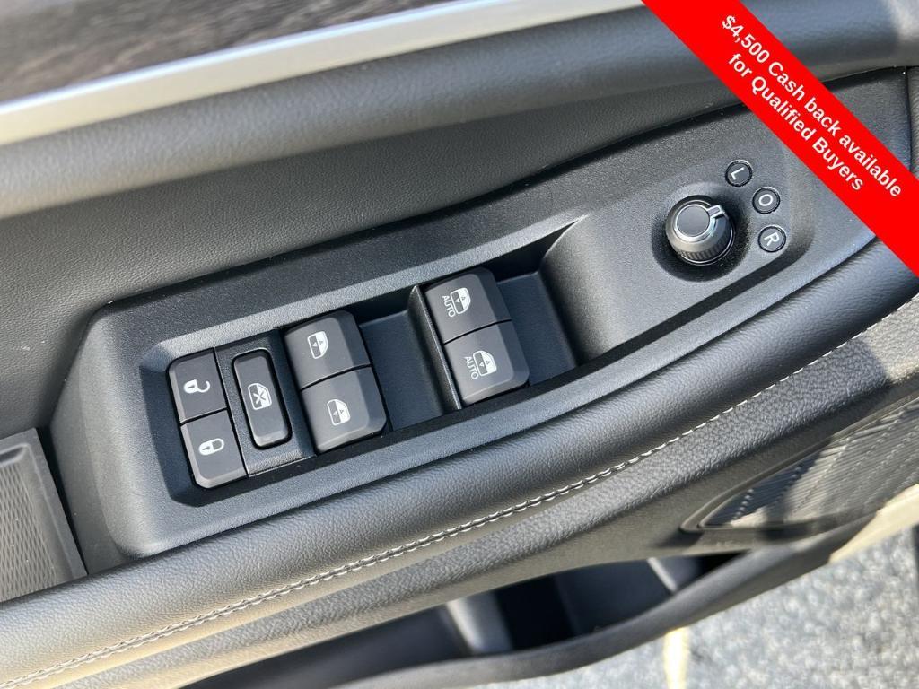 new 2025 Jeep Grand Cherokee L car, priced at $43,700