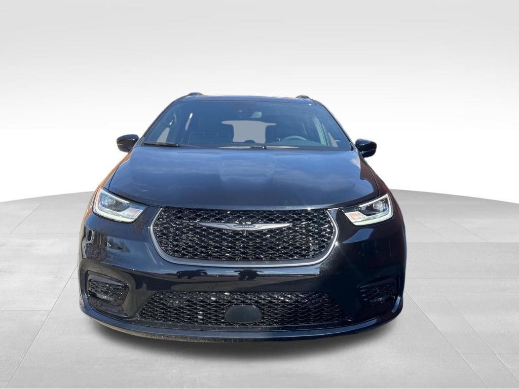 new 2026 Chrysler Pacifica car, priced at $48,427