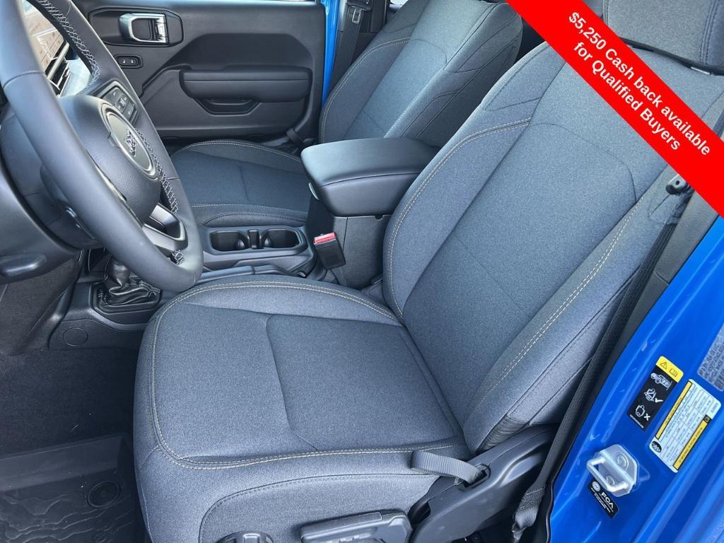 new 2025 Jeep Gladiator car, priced at $40,847