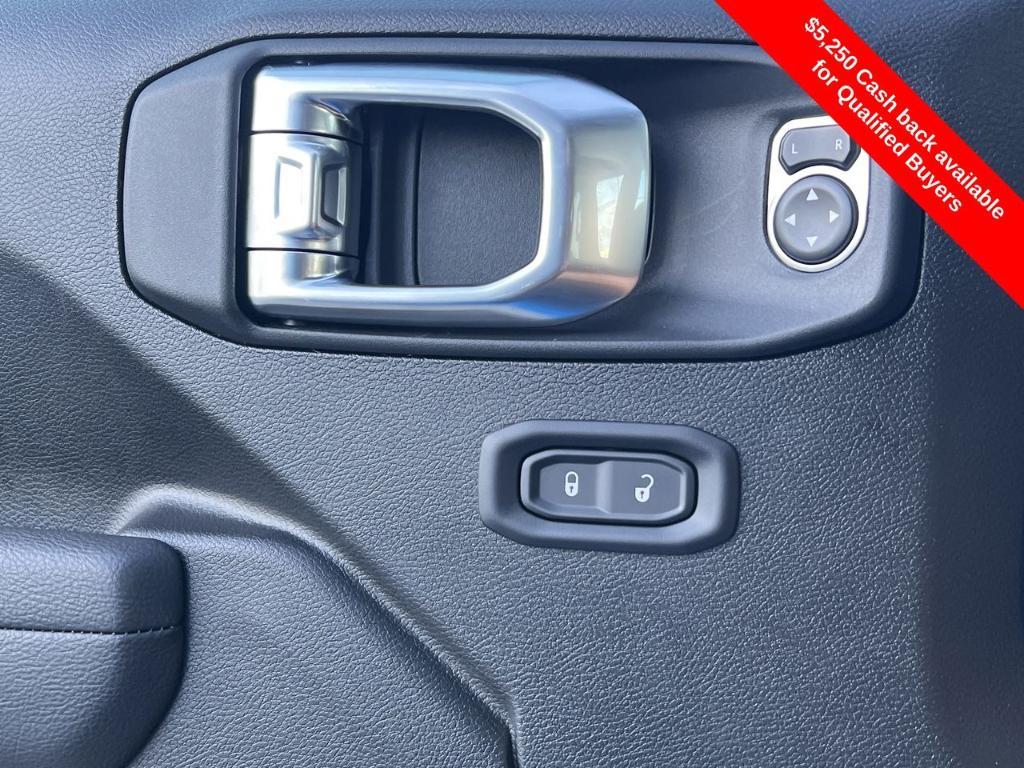 new 2025 Jeep Gladiator car, priced at $40,847