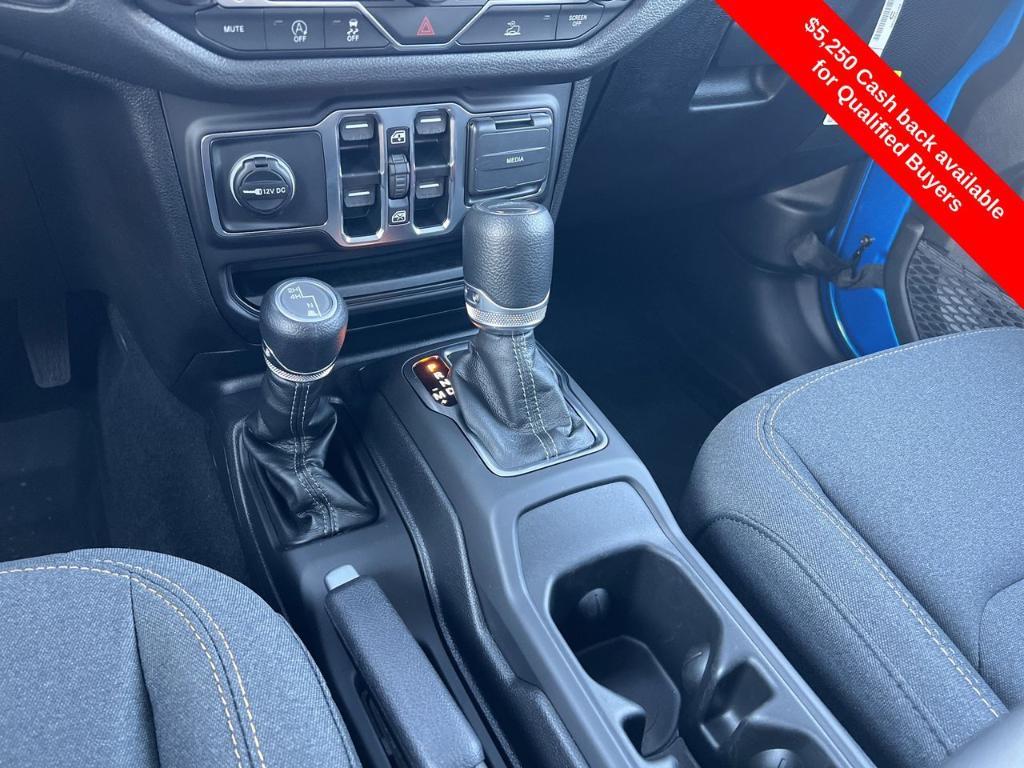 new 2025 Jeep Gladiator car, priced at $40,847