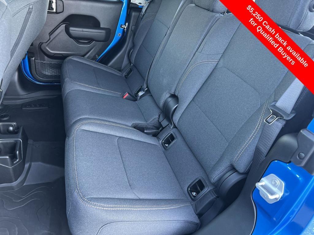 new 2025 Jeep Gladiator car, priced at $40,847