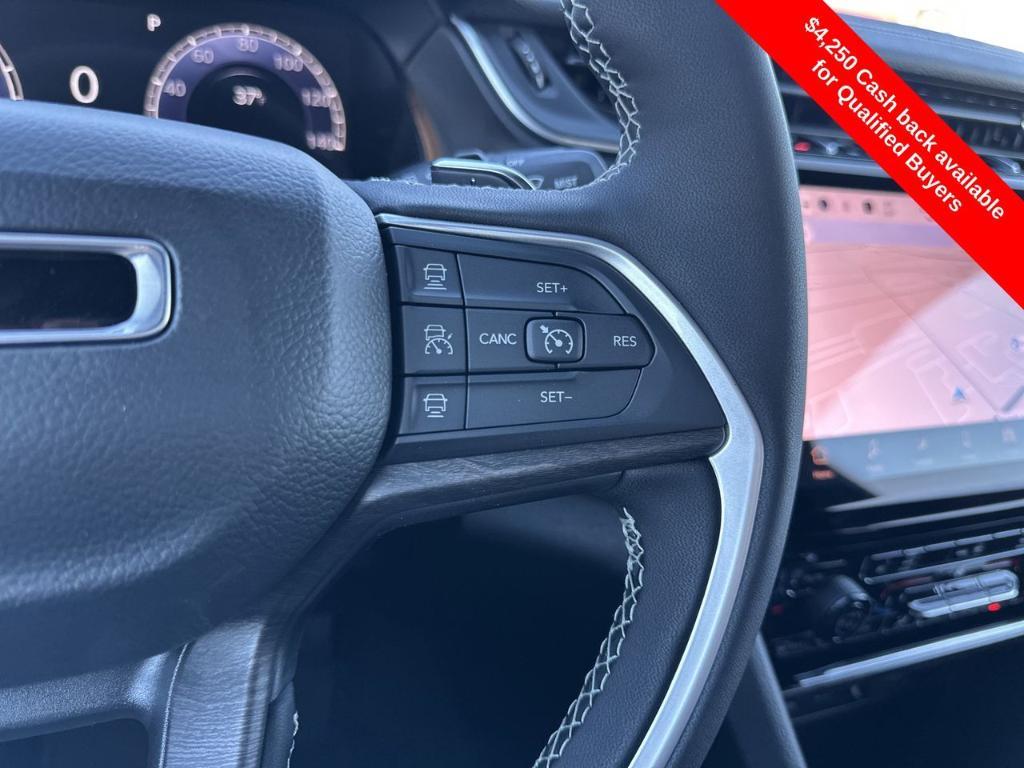 new 2025 Jeep Grand Cherokee car, priced at $45,541