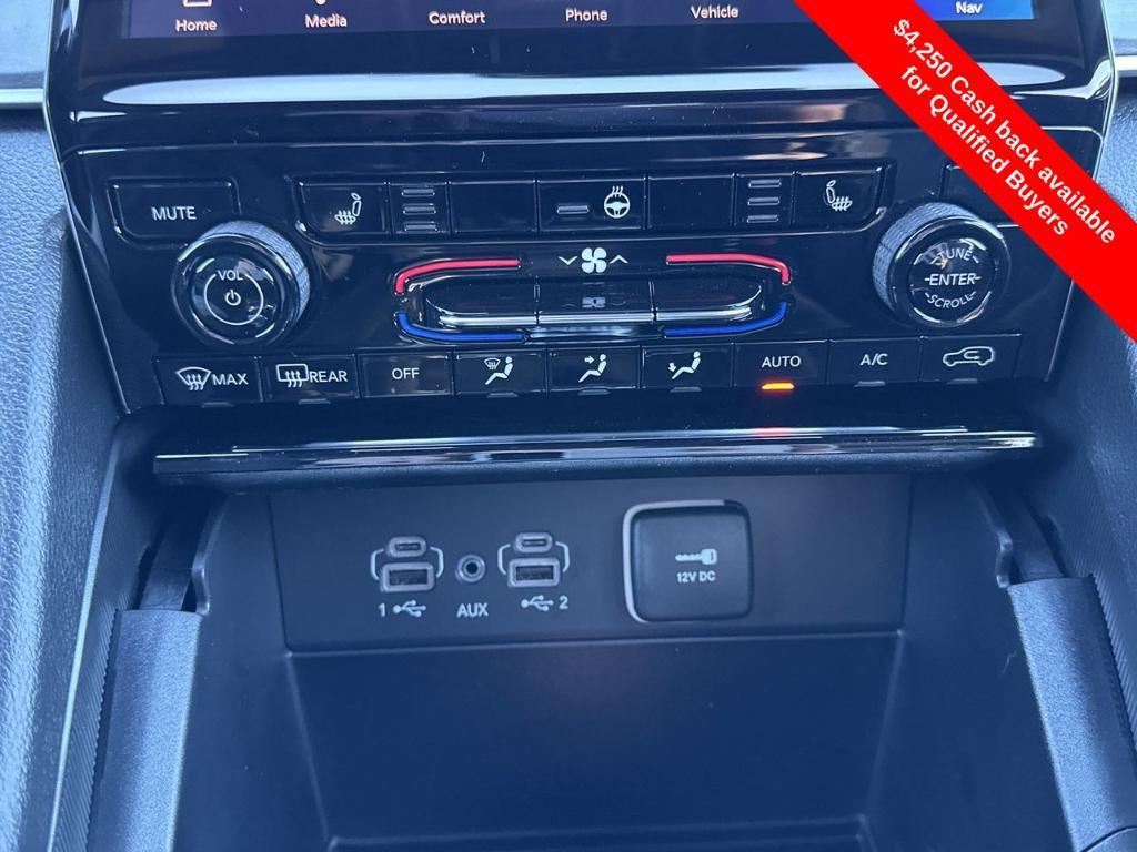 new 2025 Jeep Grand Cherokee car, priced at $45,541