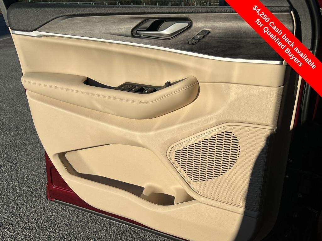 new 2025 Jeep Grand Cherokee car, priced at $45,541