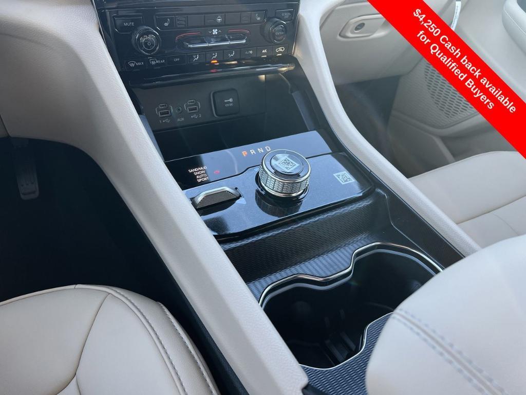 new 2025 Jeep Grand Cherokee car, priced at $45,541