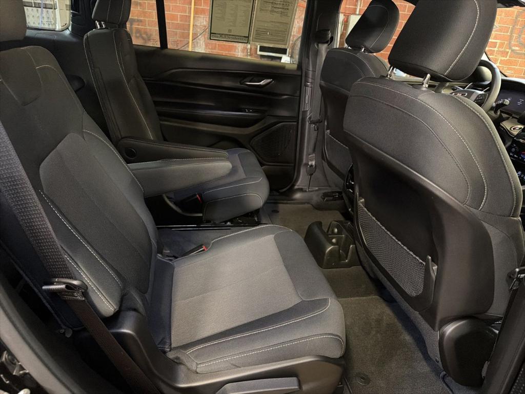 used 2025 Jeep Grand Cherokee L car, priced at $33,386