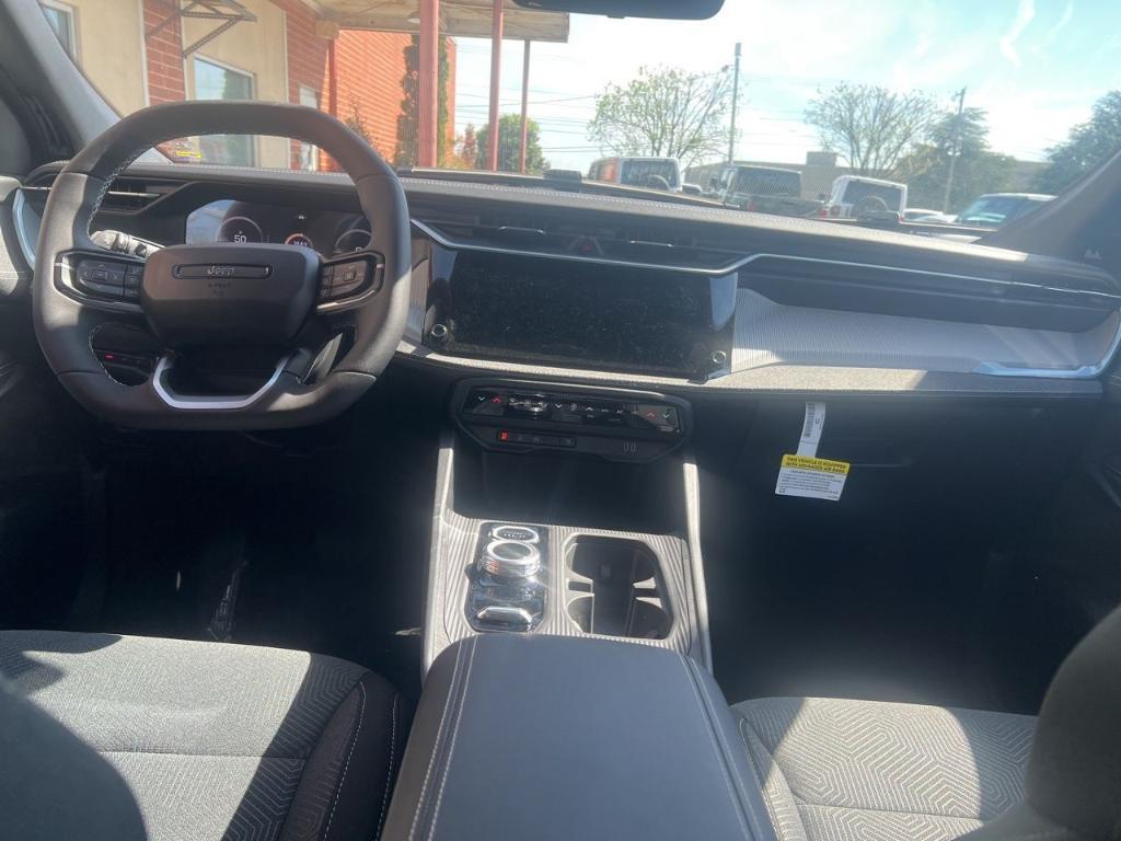 new 2026 Jeep Cherokee car, priced at $39,055