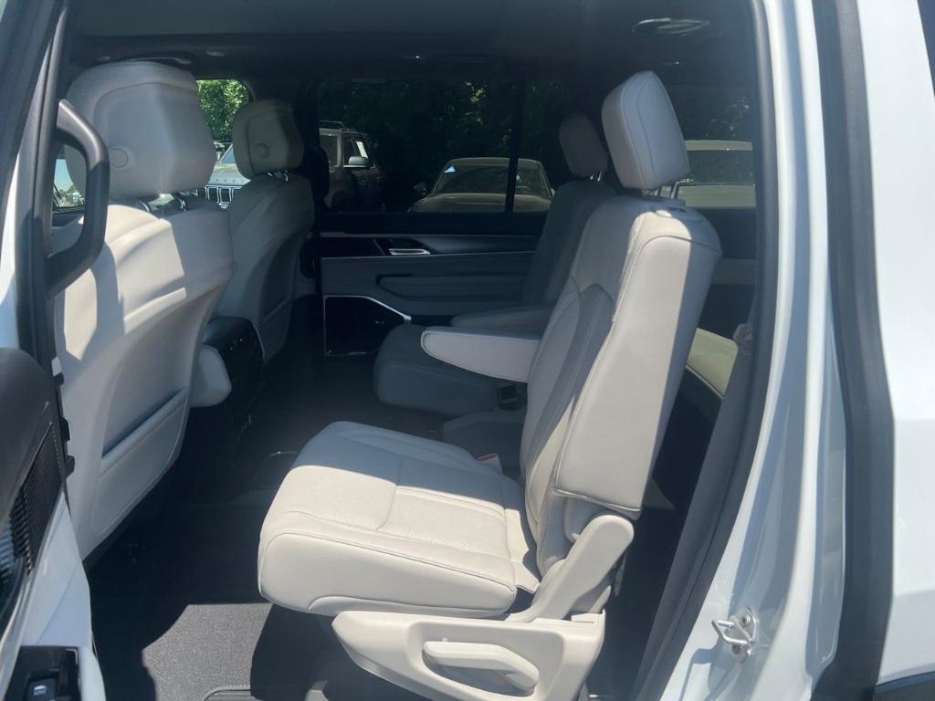 new 2026 Jeep Grand Wagoneer car, priced at $76,429