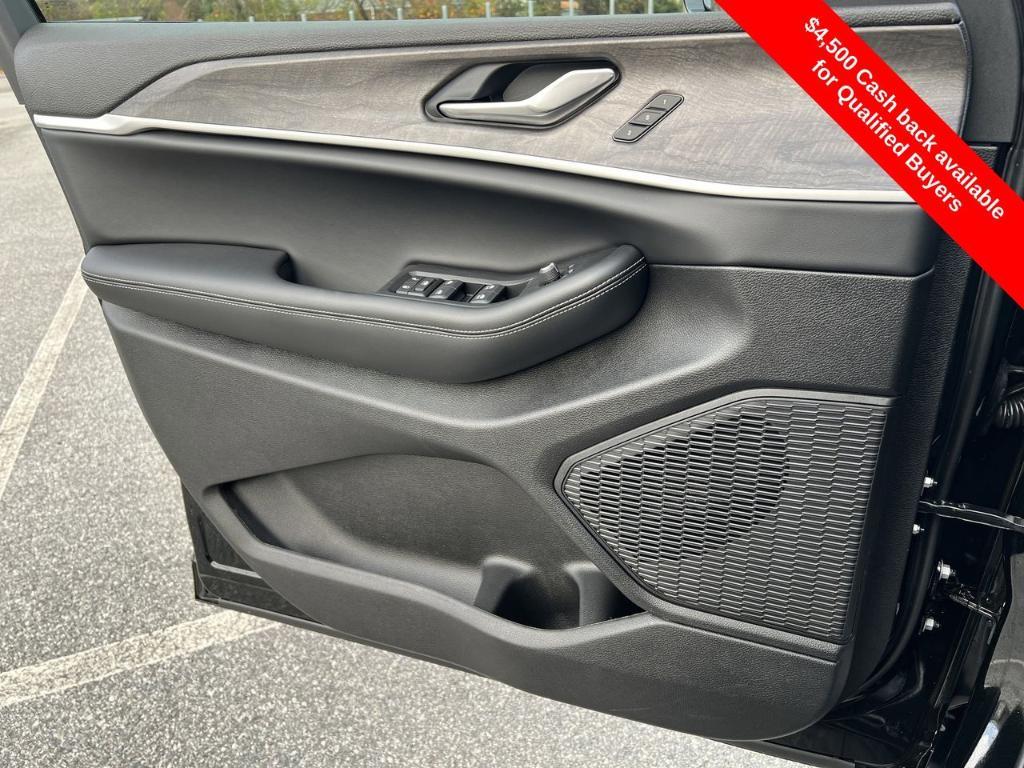 new 2025 Jeep Grand Cherokee L car, priced at $46,757