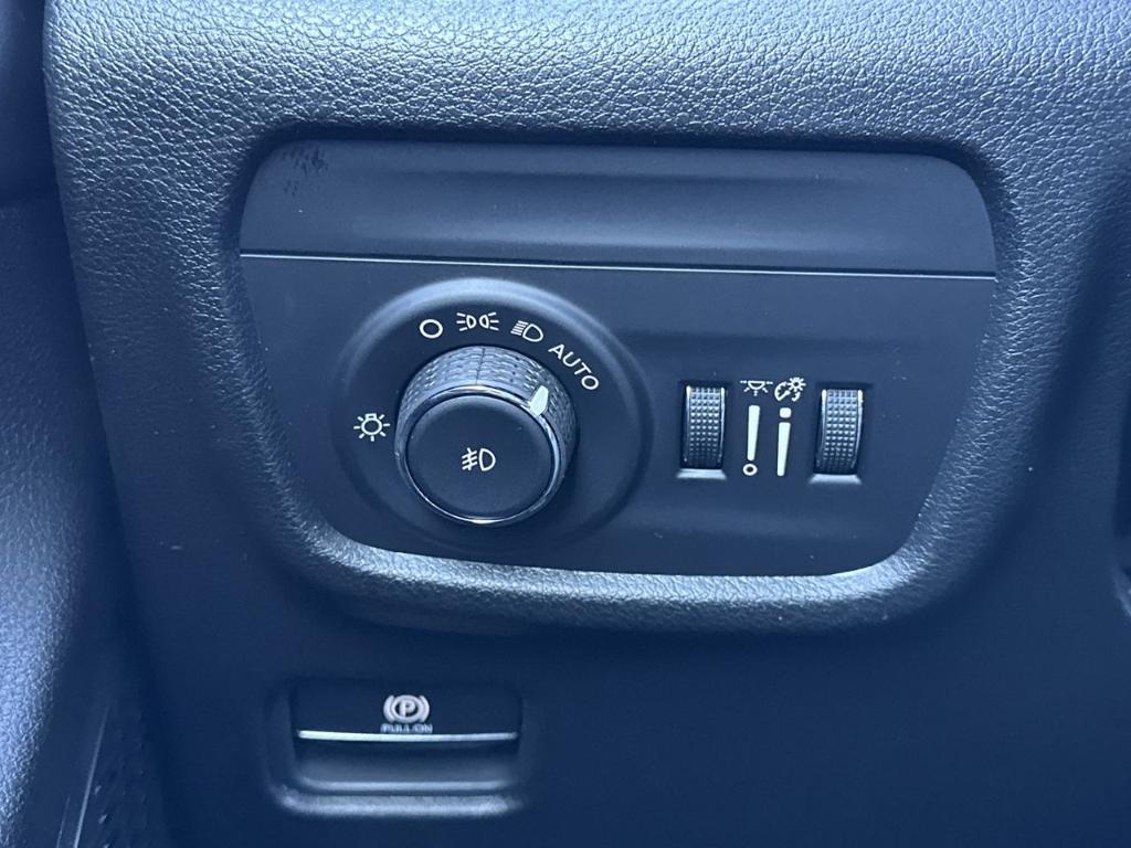 new 2025 Jeep Grand Cherokee car, priced at $43,541