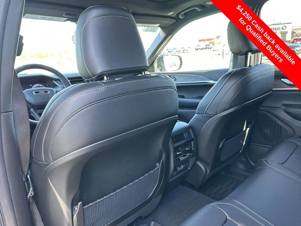 new 2025 Jeep Grand Cherokee car, priced at $45,541