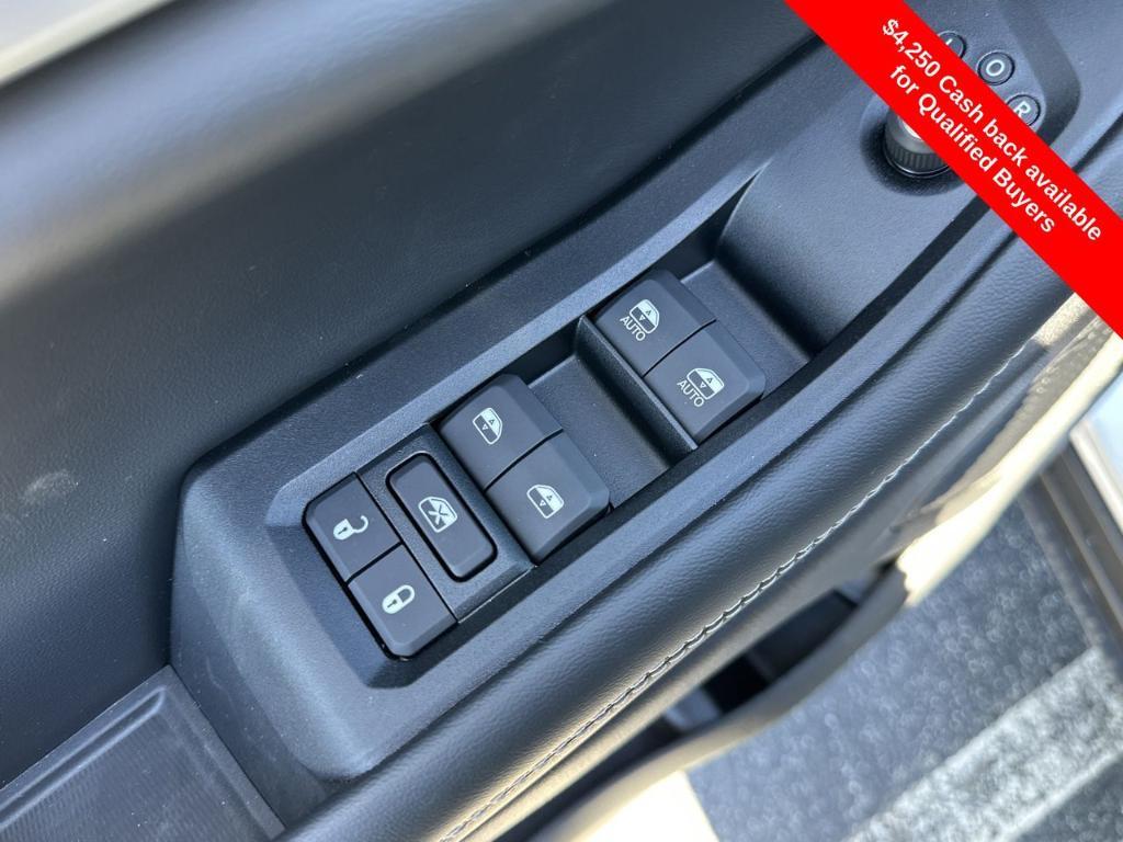 new 2025 Jeep Grand Cherokee car, priced at $45,541