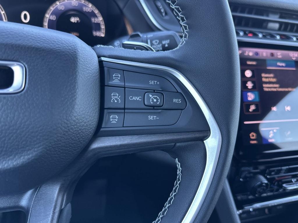 new 2025 Jeep Grand Cherokee car, priced at $43,541