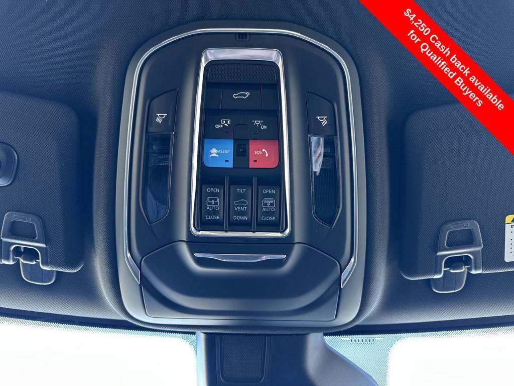 new 2025 Jeep Grand Cherokee car, priced at $45,541