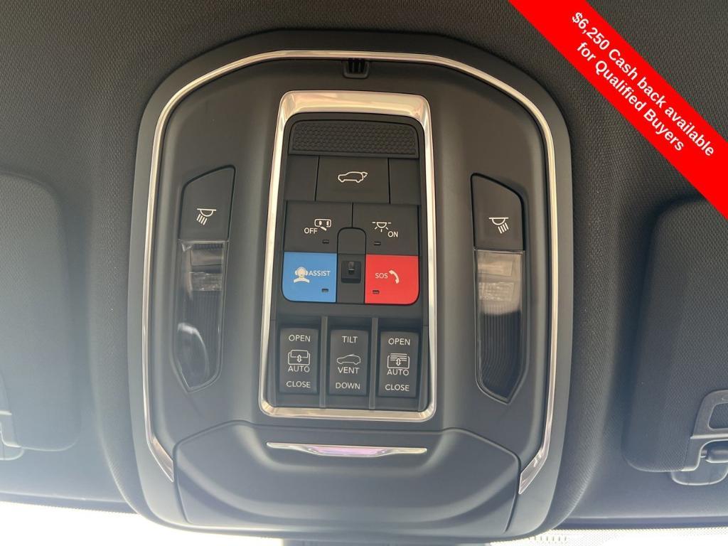 new 2025 Jeep Grand Cherokee car, priced at $45,817