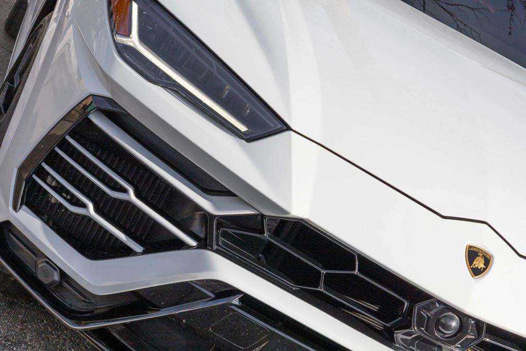 used 2022 Lamborghini Urus car, priced at $204,999