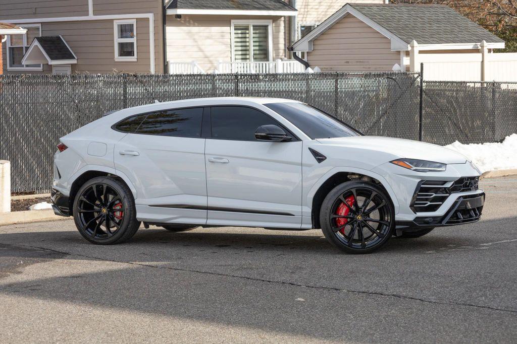 used 2022 Lamborghini Urus car, priced at $204,999