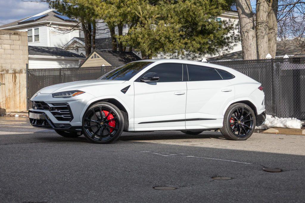 used 2022 Lamborghini Urus car, priced at $204,999