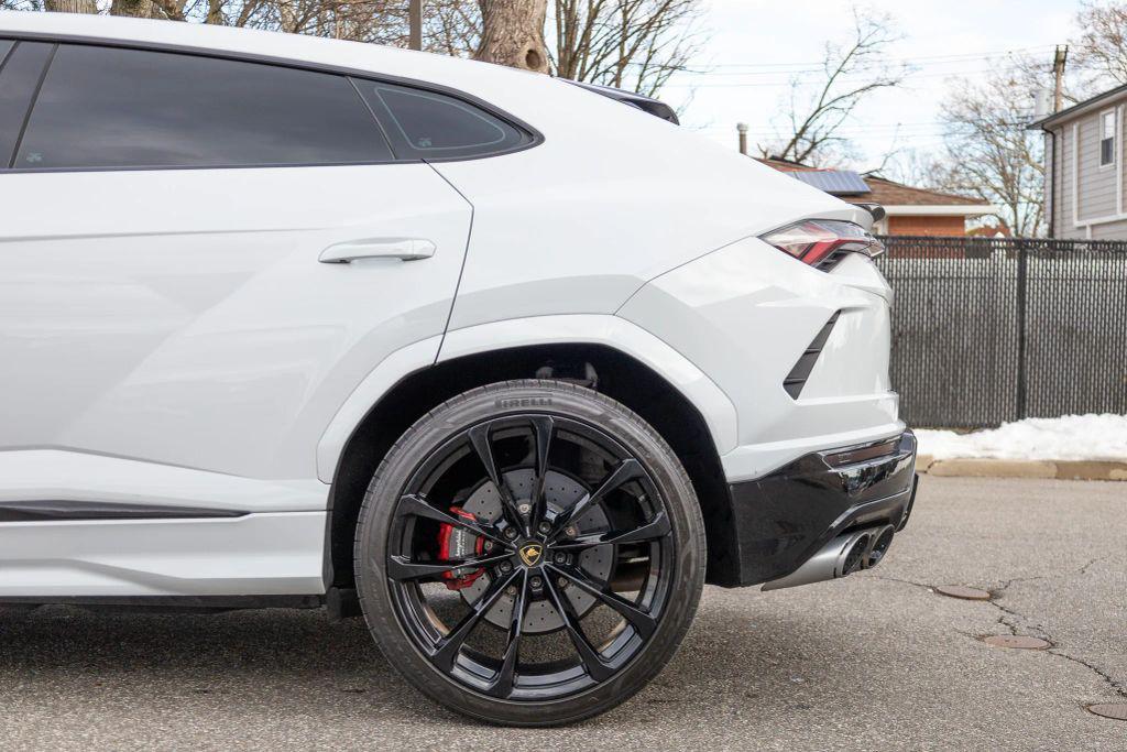 used 2022 Lamborghini Urus car, priced at $204,999