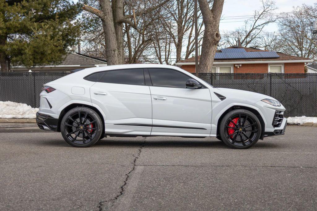 used 2022 Lamborghini Urus car, priced at $204,999