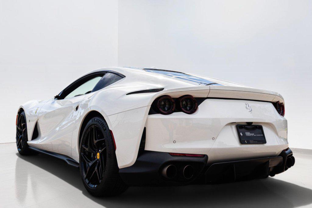 Ferrari 812 view 26